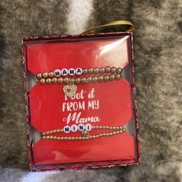 ❤️ NWT MOMMY & ME Matching Beaded Bracelet Set(s) • Happy Valentines 💌 Day! - Picture 4 of 8